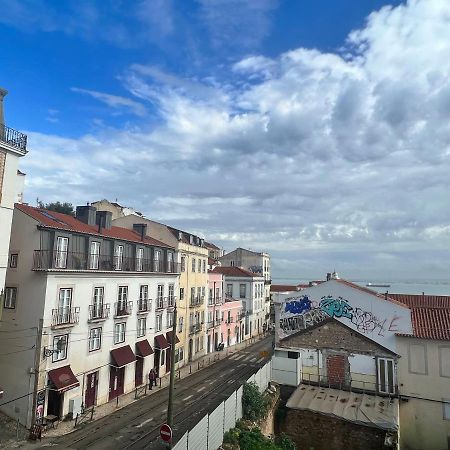 Discover Lisbons History - Stylish Apartment In Alfama エクステリア 写真