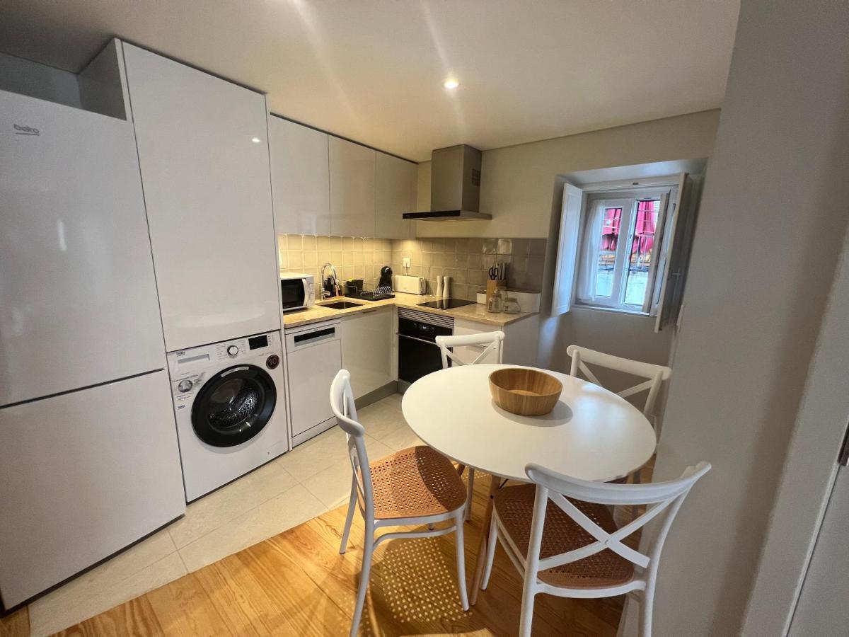 Discover Lisbons History - Stylish Apartment In Alfama エクステリア 写真